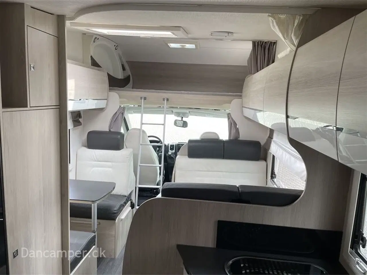 Billede 14 - 2019 - Chausson Flash C 656   UNDER KLARGØRING! Pris følger!2019 Model ! 7.prs. autocamper, med god plads - børnefamiliens foretrukne, 150Hk Automatgear, Aircon på bodel.