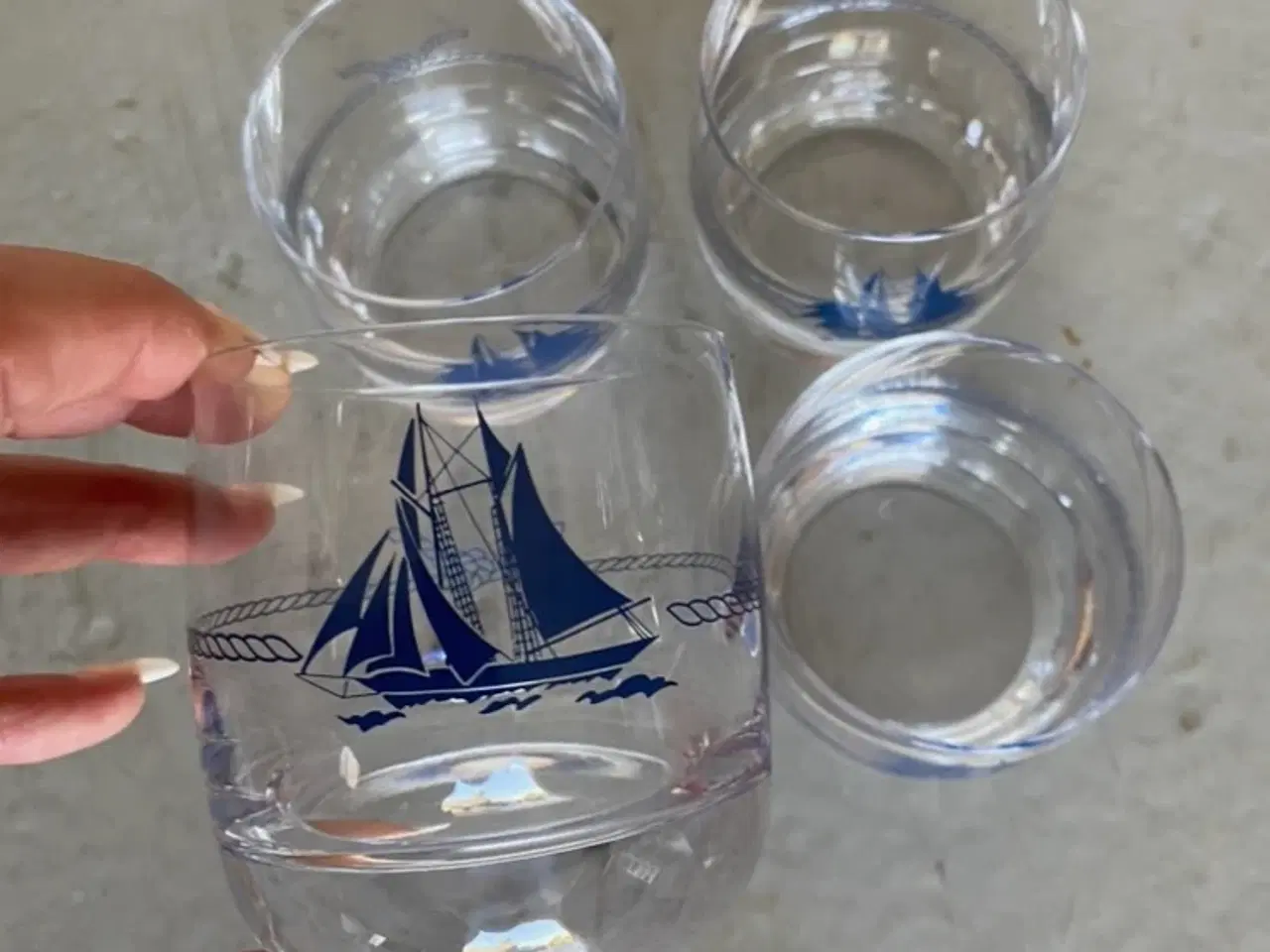 Billede 3 - Div maritime glas og tallerkner. 