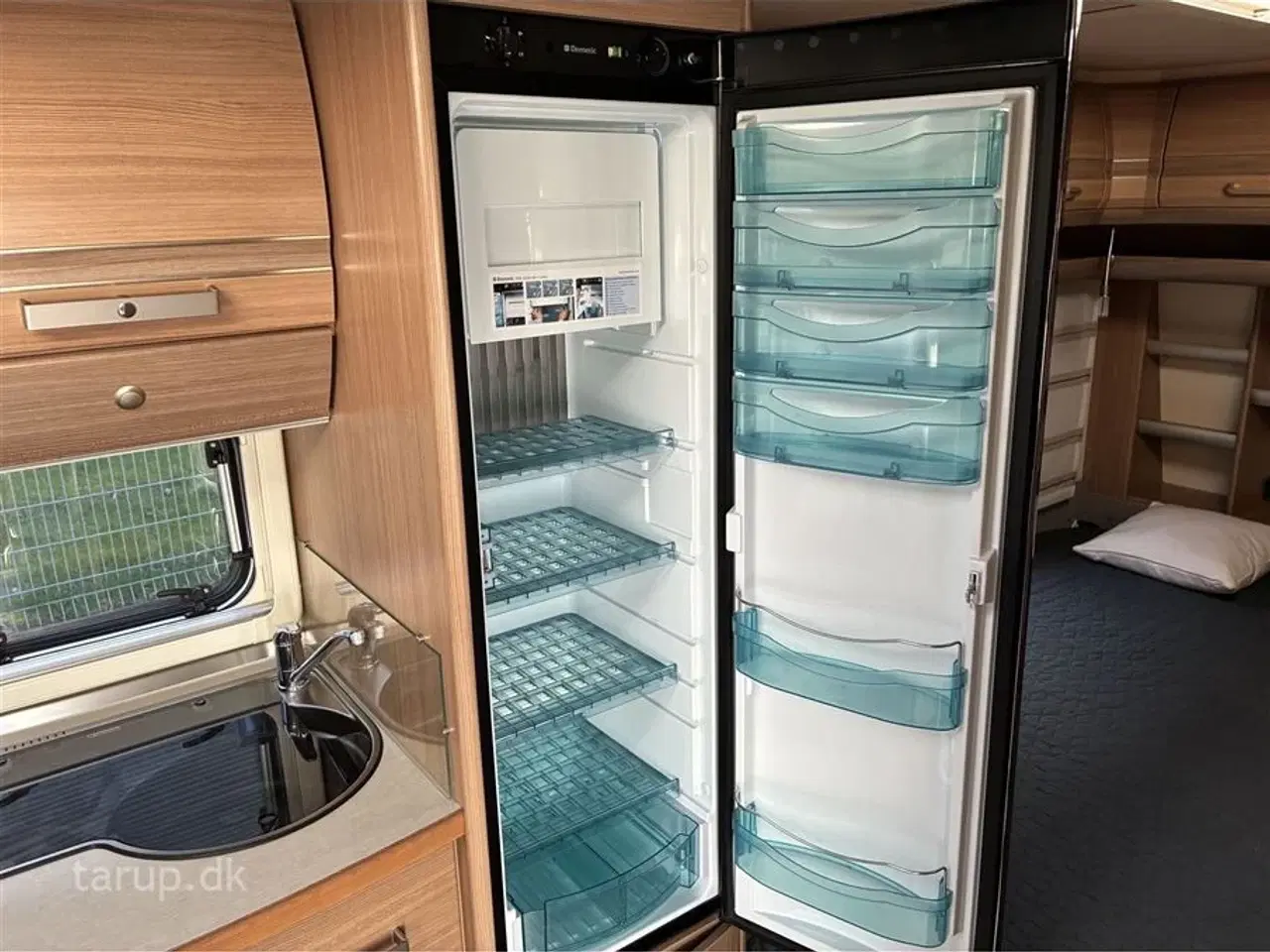 Billede 15 - 2014 - Fendt Bianco 465 SFB Fortelt: Isabella Sun Shine Plus m/ fronter, mover, cykelholder, rundsiddegruppe, tv-antenne, stort 135 l. køleskab, 3 gasblus,