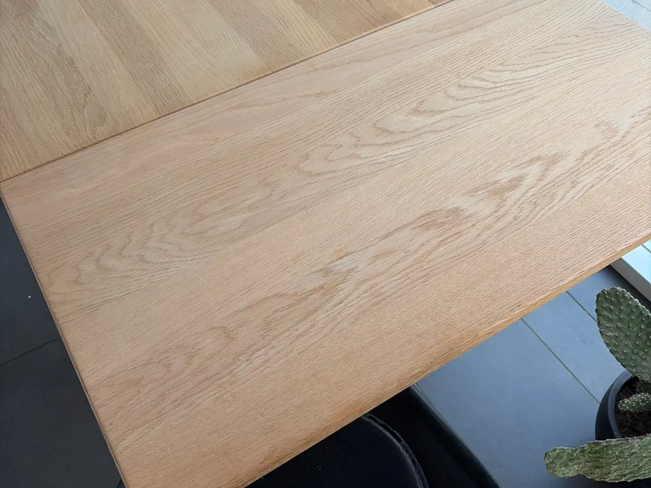 Billede 4 - Haslev spisebord i eg med 2 tillægsplader