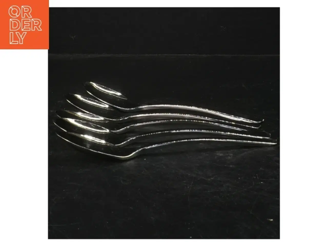 Billede 2 - 5 Sølvfarvede plastik skeer (str. 5 styk. 19 cm)