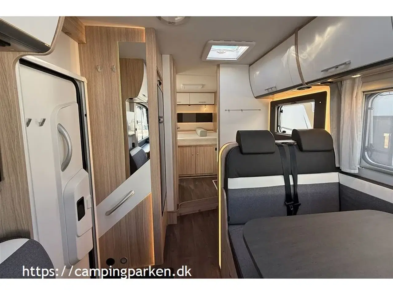 Billede 7 - 2021 - SunLight I 69 L   Velholdt autocamper med queens bed, meget udstyr og automatgear