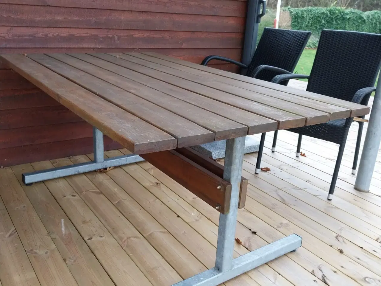 Billede 2 - Havebord i træ og metal sælges