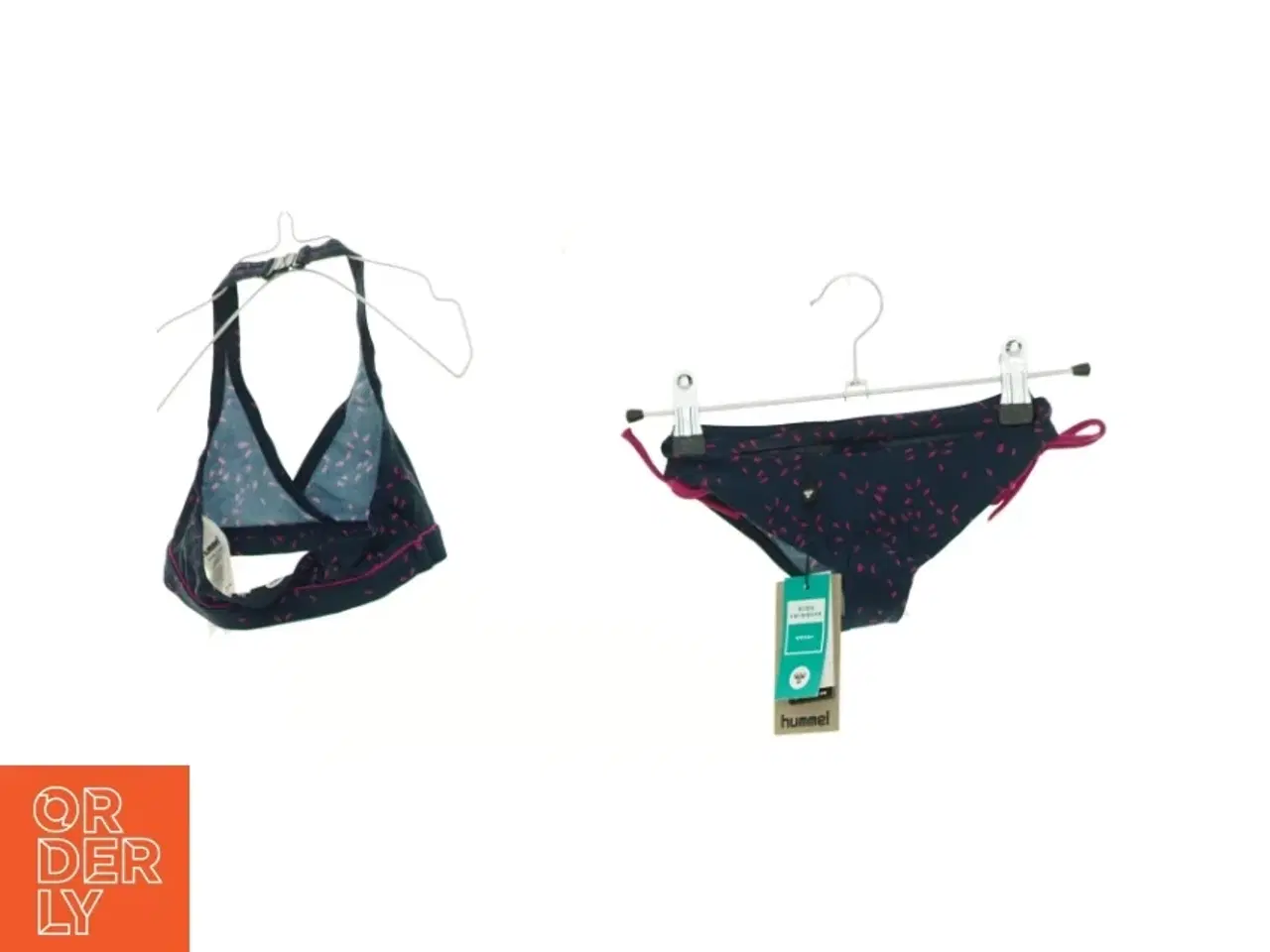 Billede 1 - Bikini (2 dele) fra Hummel NY MED PRISMÆRKE (str. 104 cm)