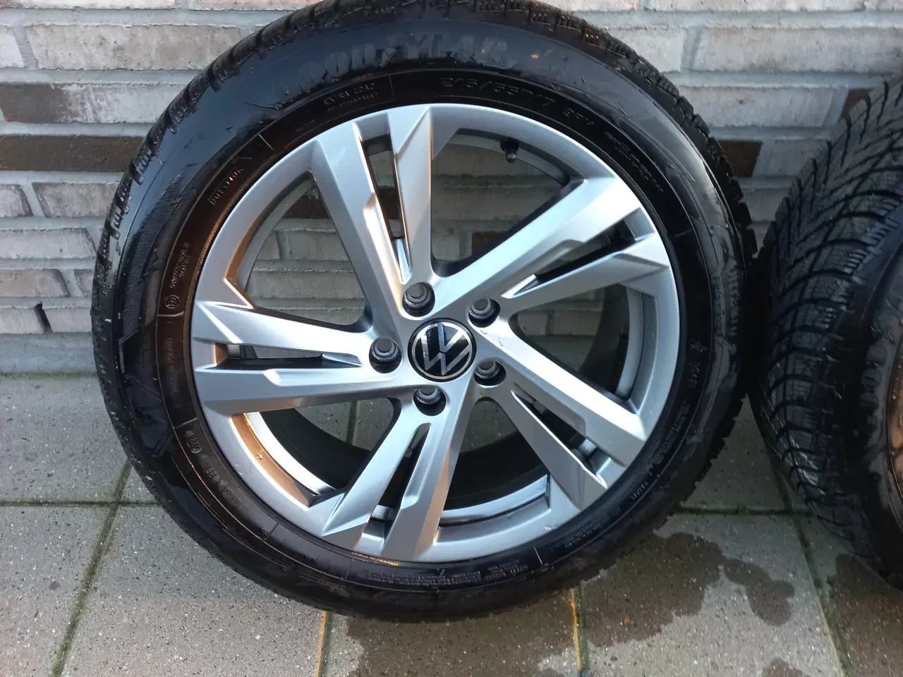 Billede 5 - Originale VW alufælge 5 x 112 m Goodyear Vinterdæ 