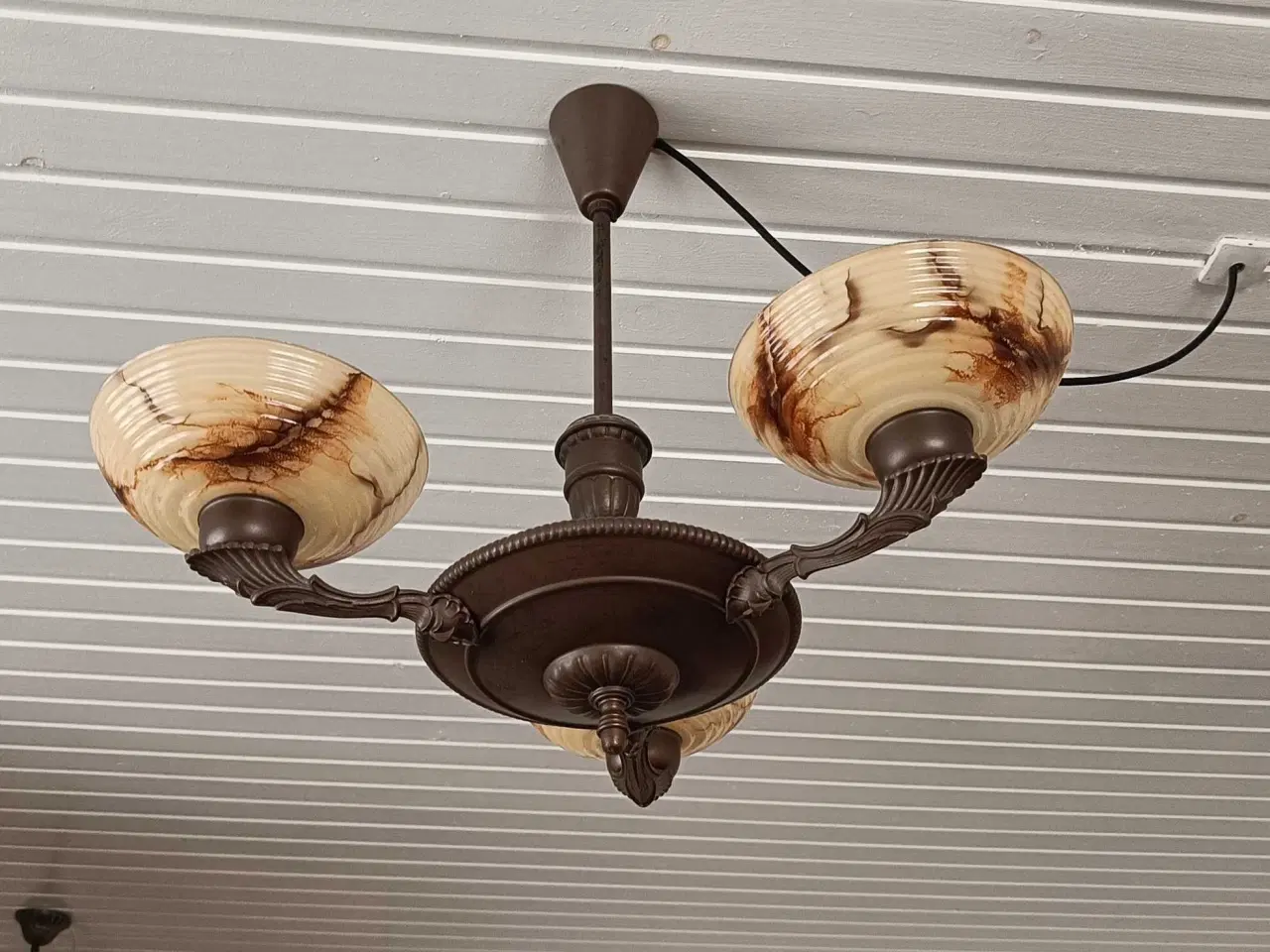 Billede 5 - Flot lampe , med intakte skærme 