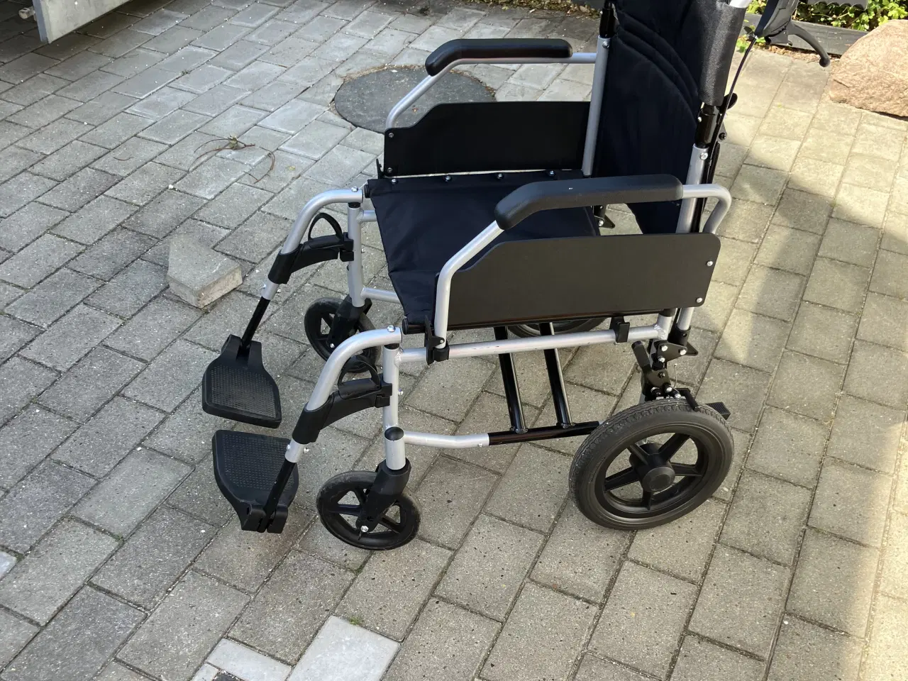 Billede 2 - Transportstol til svagtgående