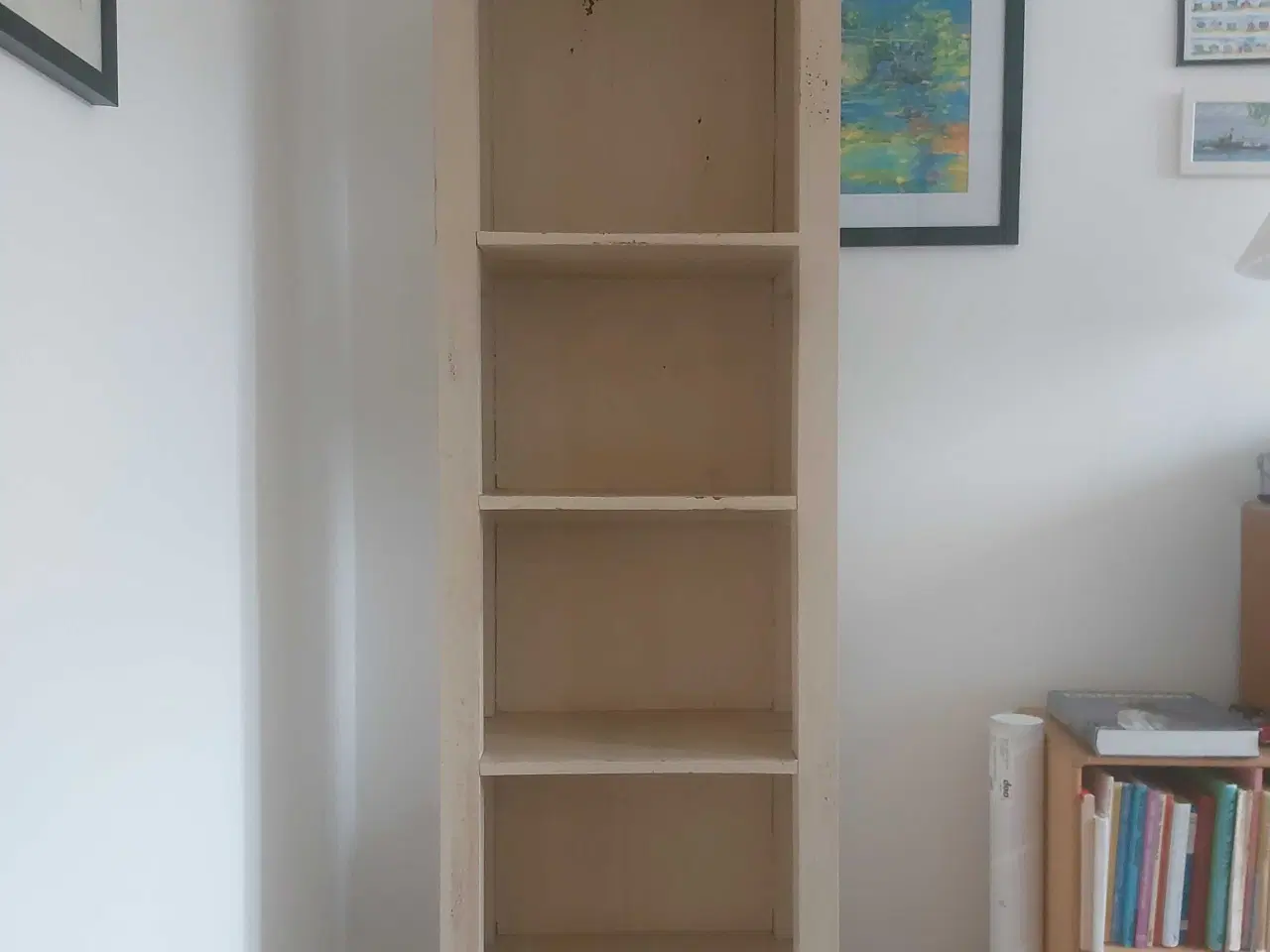 Billede 1 - reol i rustik stil