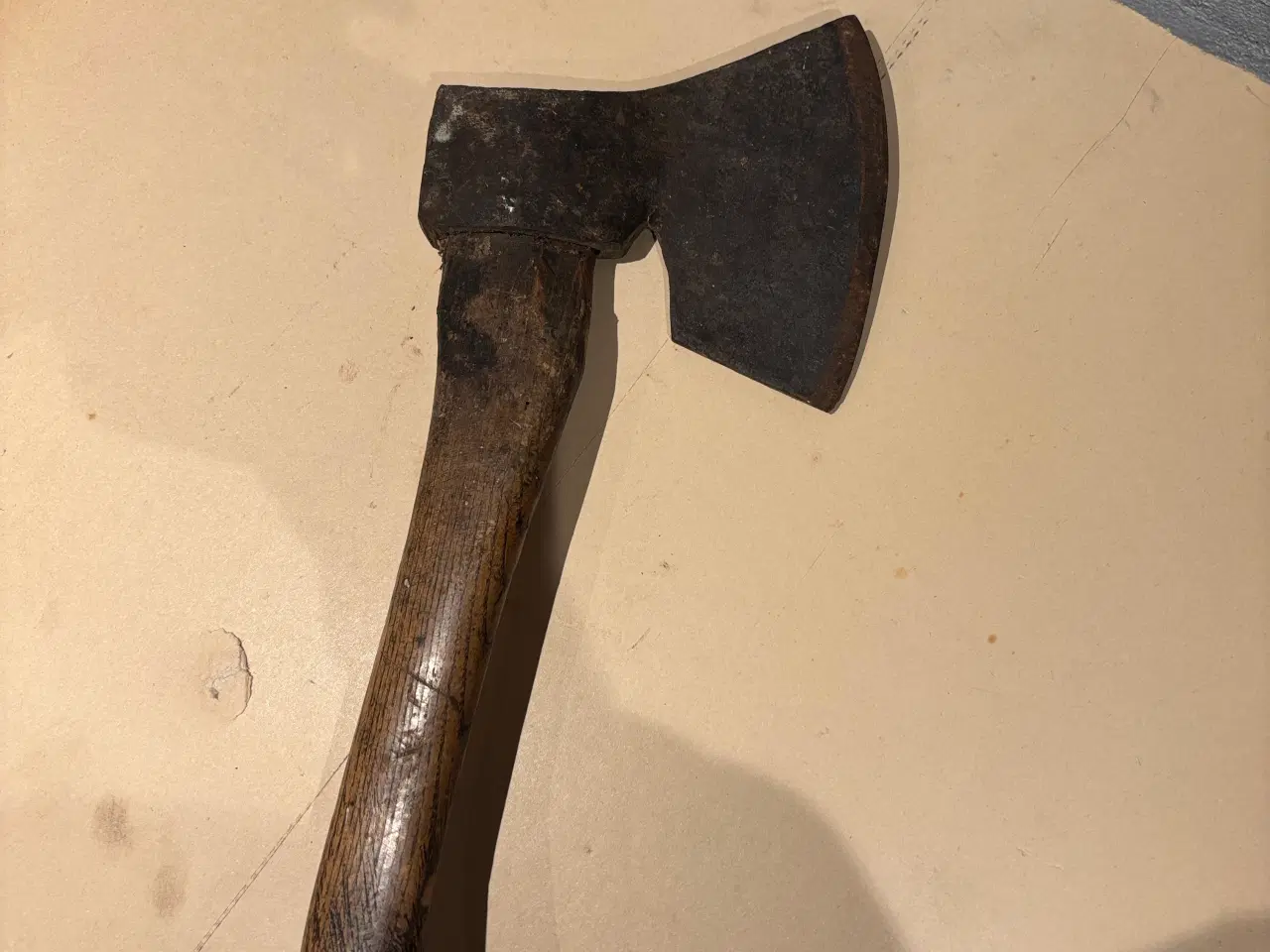 Billede 1 - Bredbile økse med træskaft