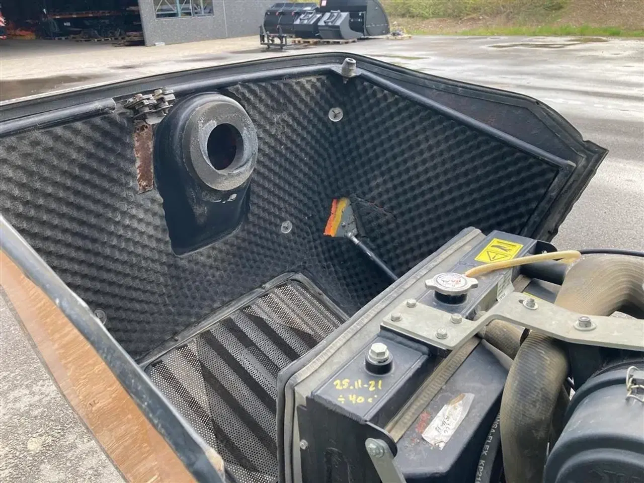 Billede 8 - Giant 452 T HD, Minilæsser. Skovl og Pallegafler