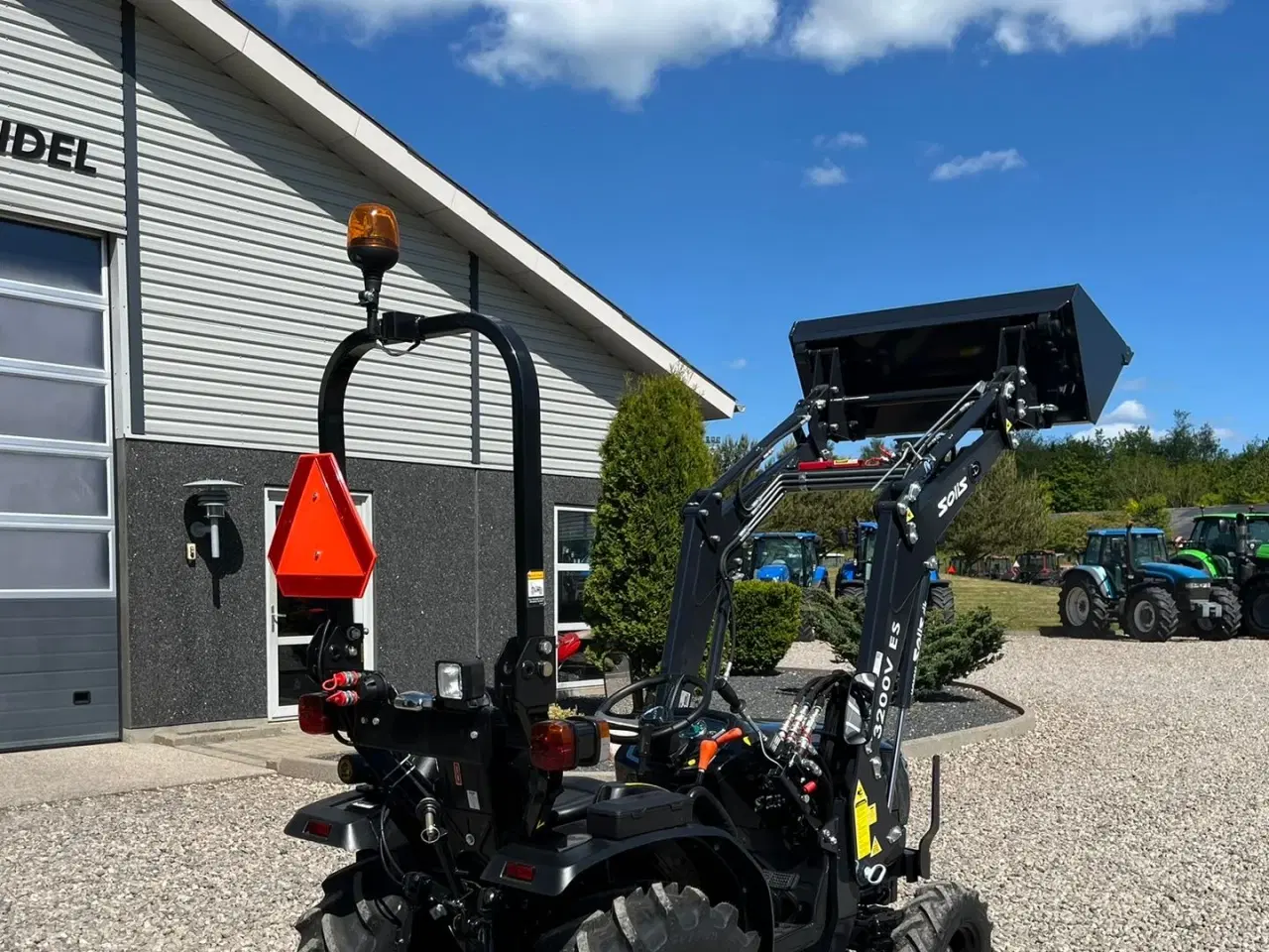 Billede 19 - Solis S26 6+2 gearmaskine Limited Edition i sort med brede hjul og Fuldhydraulisk frontlæsser