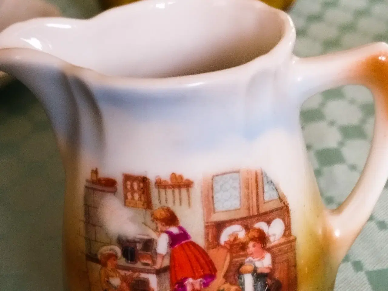 Billede 6 -  Antik dukke kaffestel fra 1920-1930.