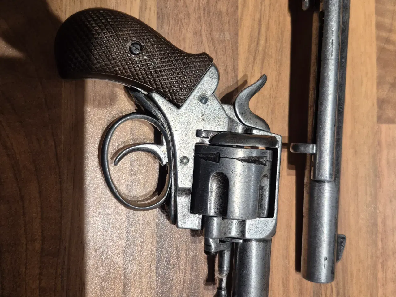 Billede 3 - 3 fine udstilling revolver og fransk flintepistol.