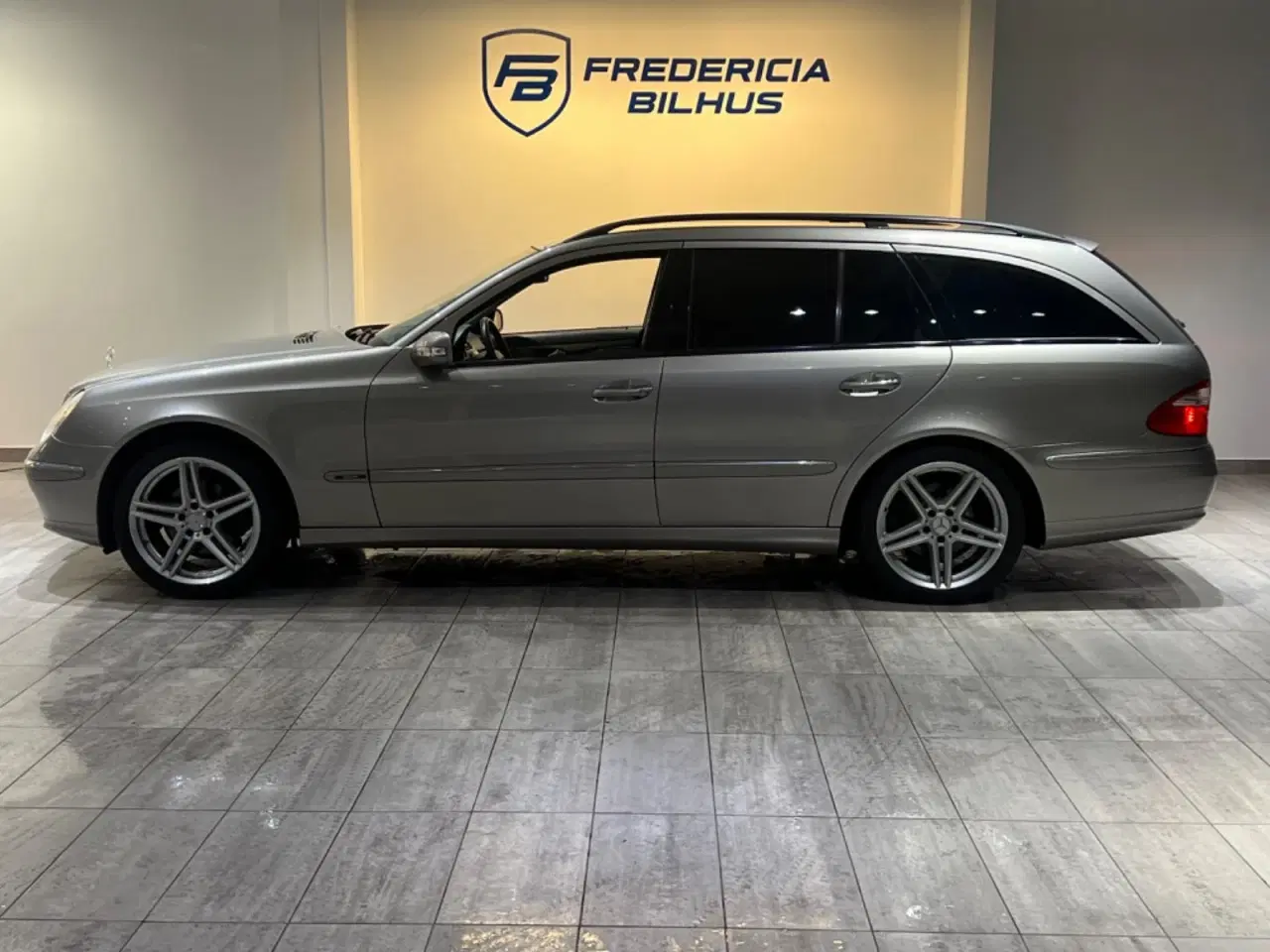 Billede 3 - Mercedes E240 2,6 Avantgarde stc. aut.