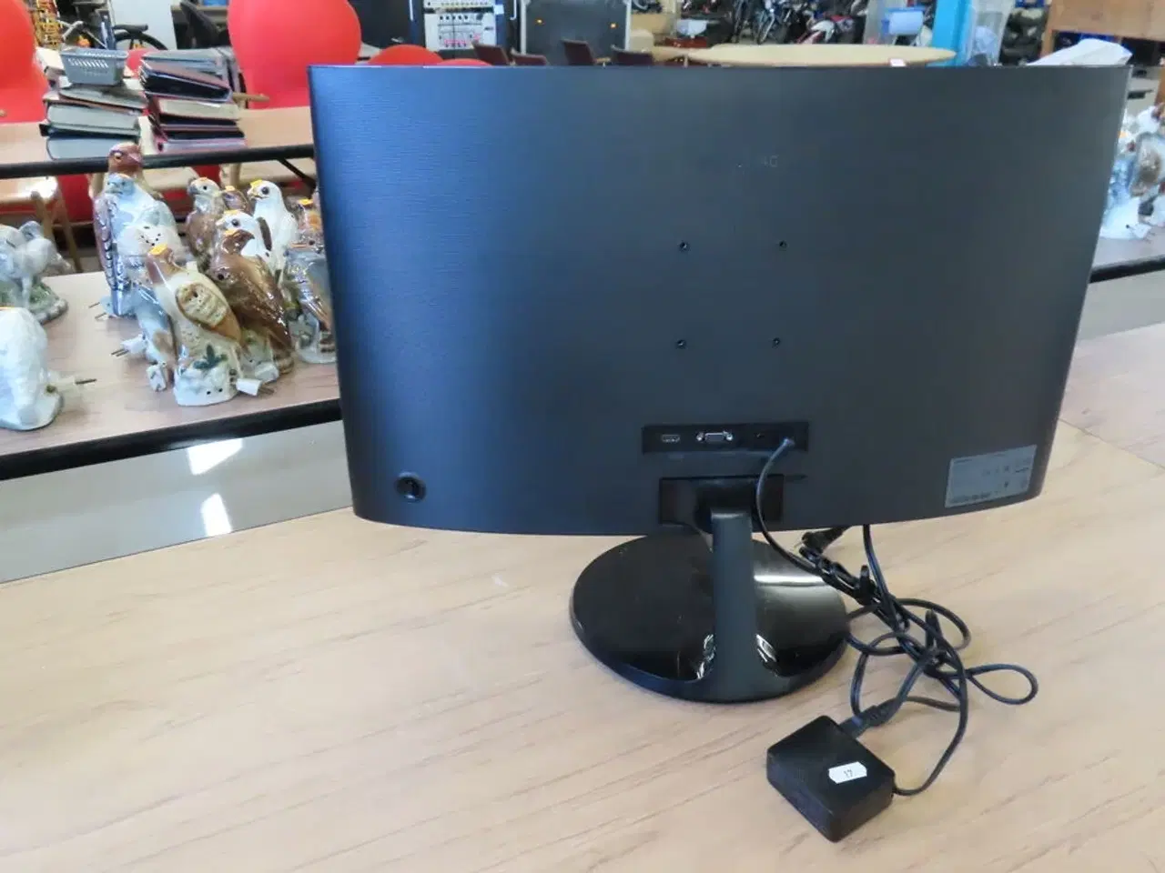 Billede 2 - 27" Computerskærm SAMSUNG C27F390FHR