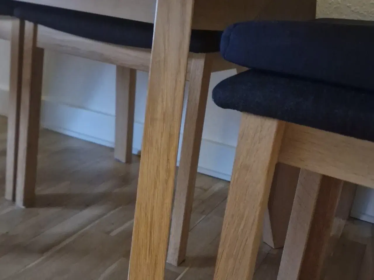 Billede 11 - Spisebord m/ 6 stole fra Skovby