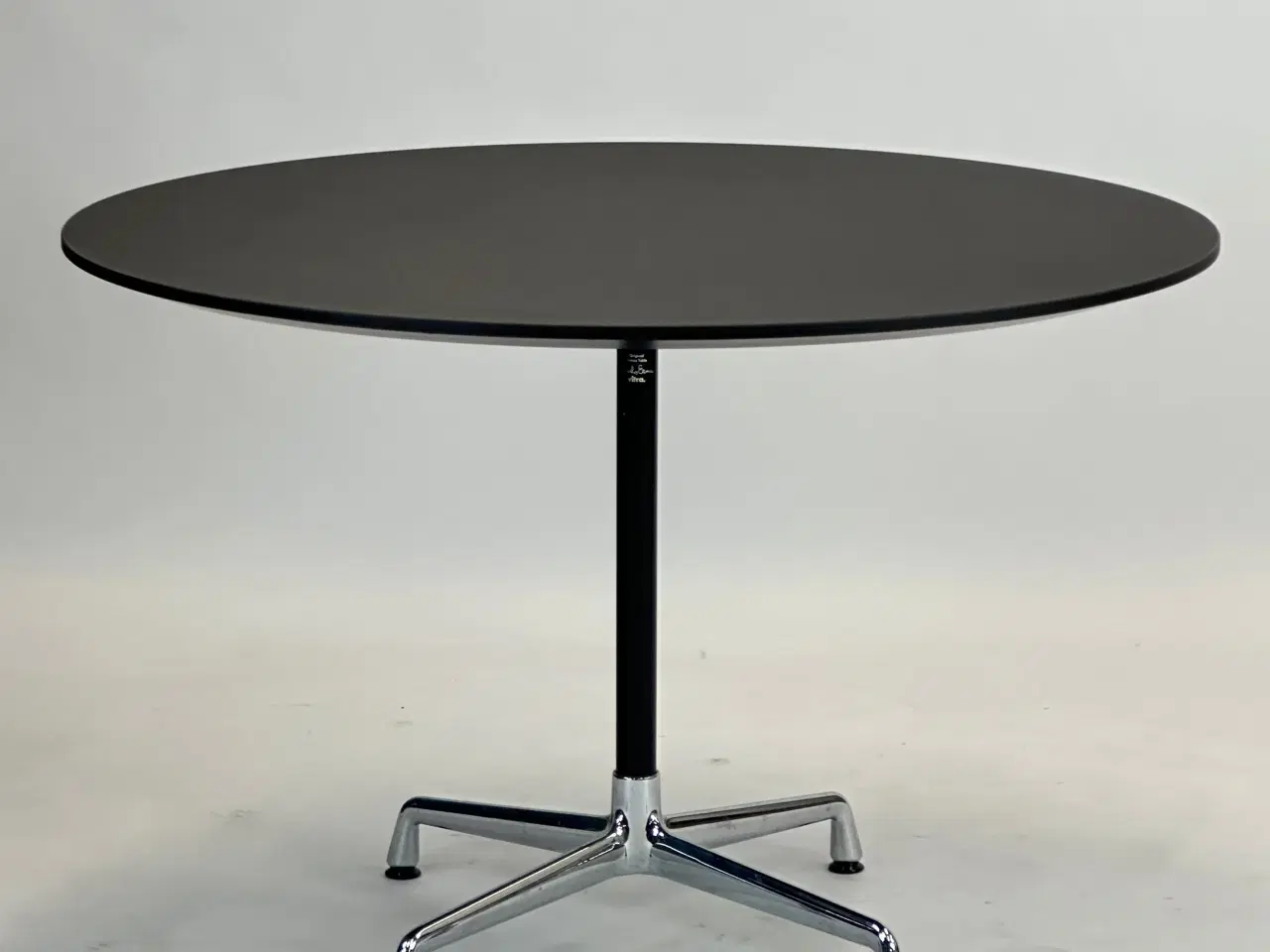Billede 1 - Vitra Eames Round Table