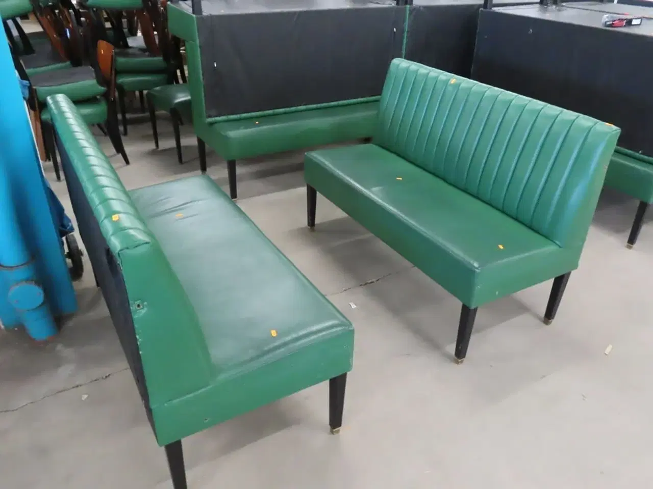Billede 5 - 2 stk. Spisesofaer i grøn læder