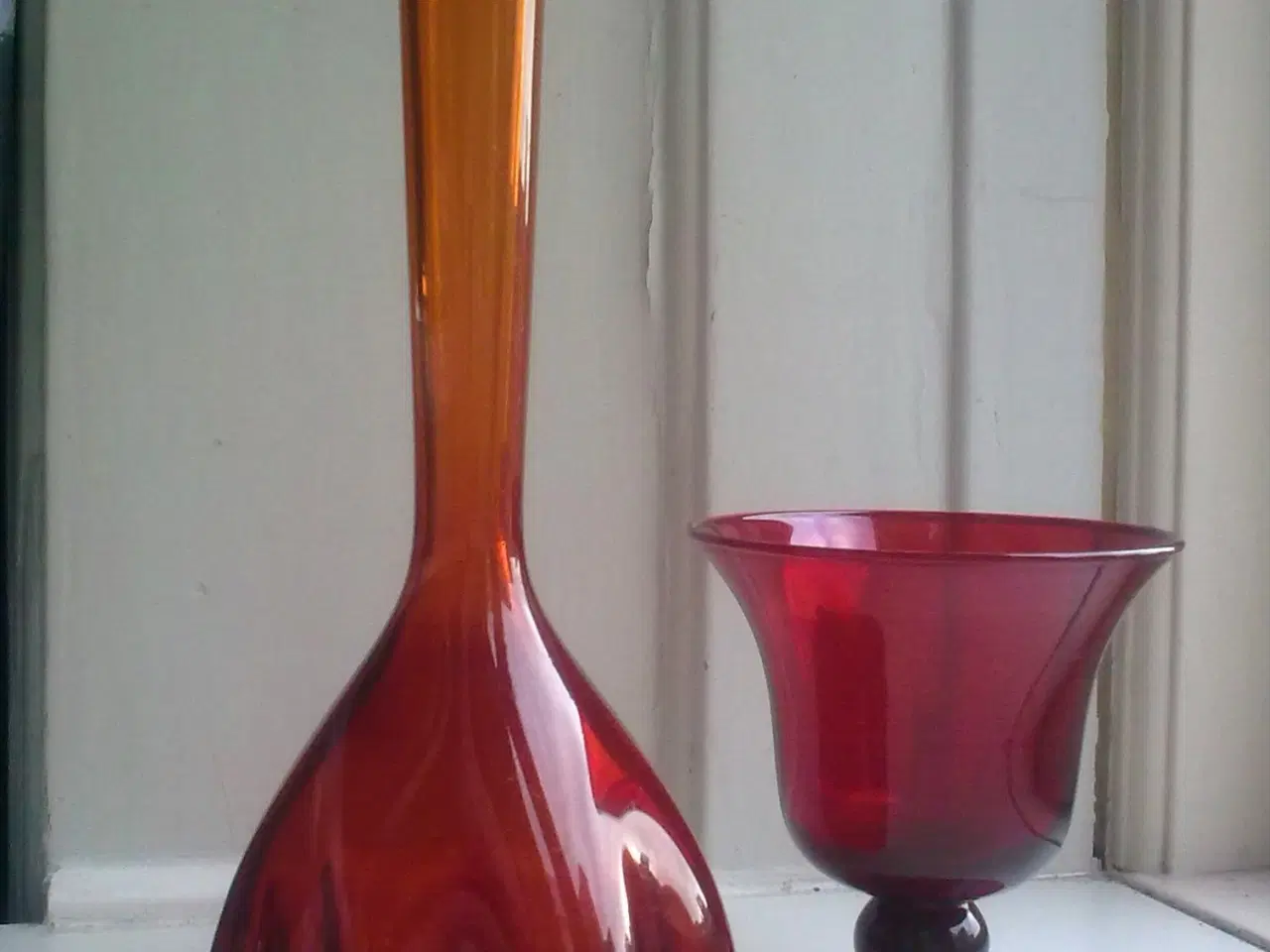 Billede 7 - Brevpresse glaskugle m gule stjerner