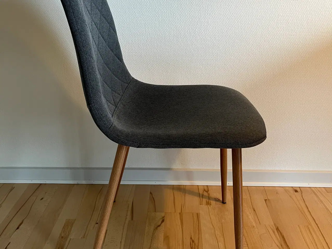 Billede 11 - Spisebord m. 6 stole