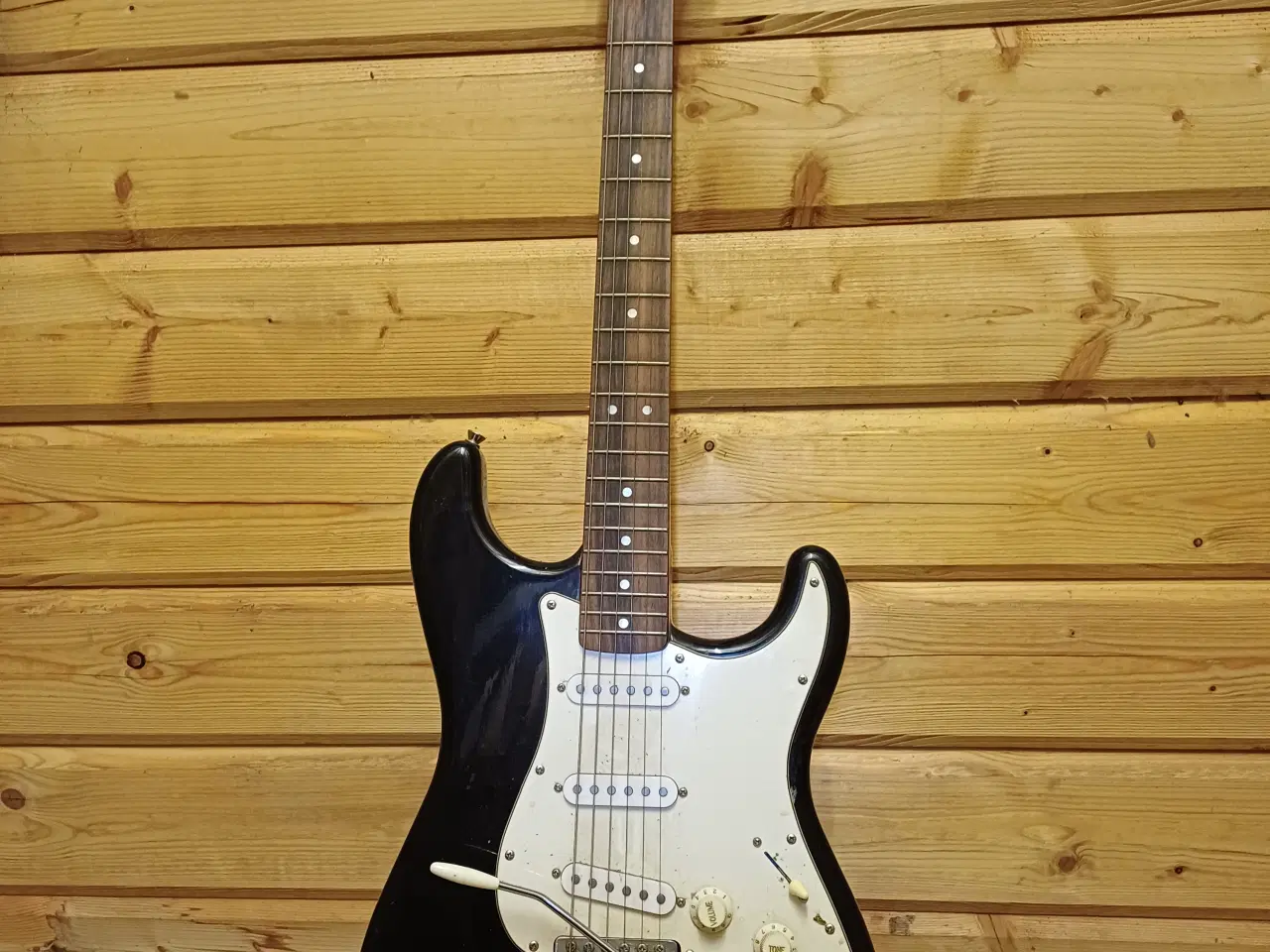 Billede 1 -  guitar fender squire 