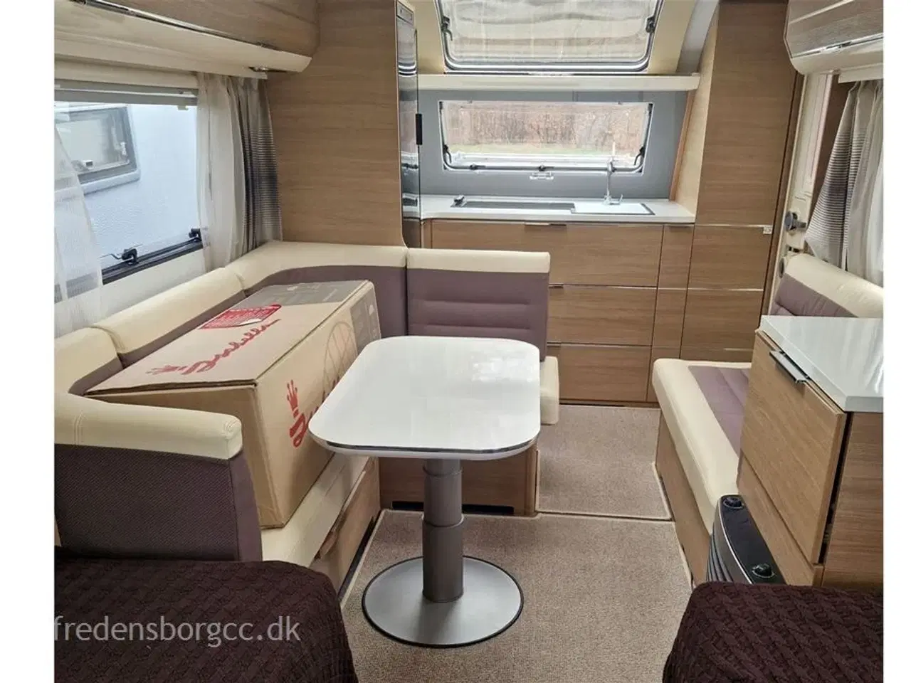 Billede 3 - 0 - Adria Adora 613 HT   Enduro EM313 Mover og 12 V. 100 Ah. Agm Batteri og 13 Amp. Vitron Lader fra juli 2025