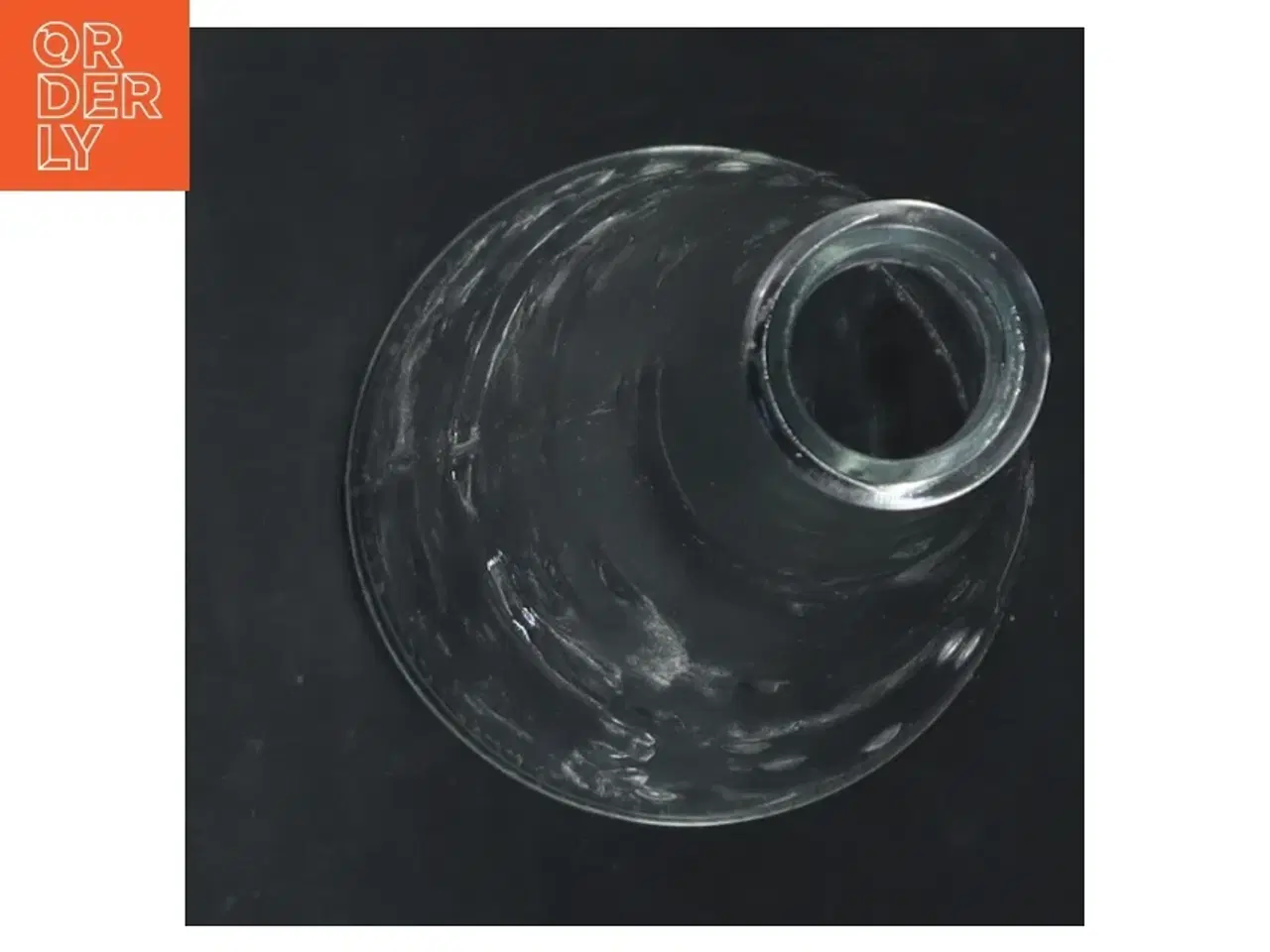 Billede 2 - Glasvase med prikkede detaljer fra IKEA (str. 18,5 cm)