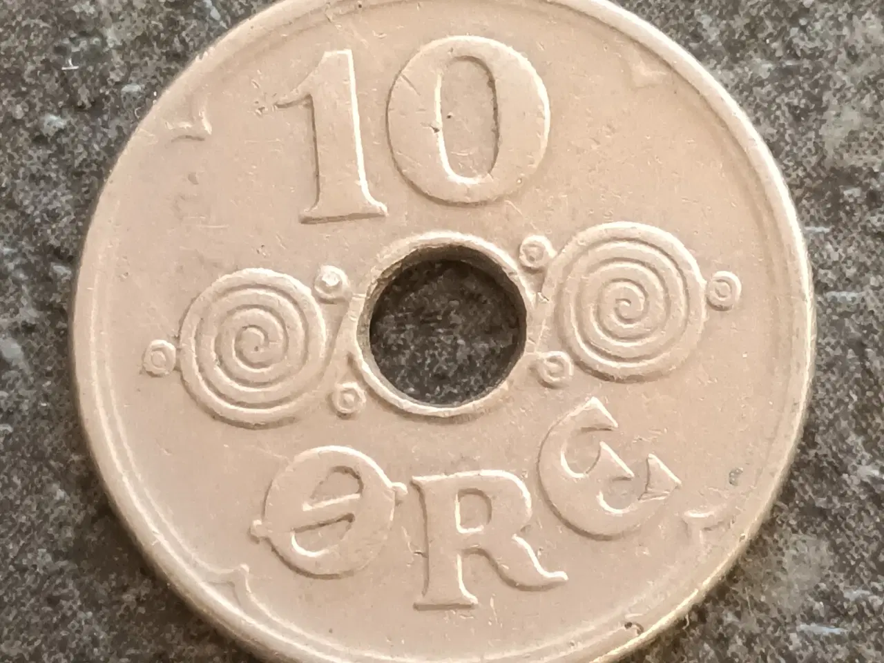 Billede 2 - 10 Øre 1947 i pæn kvalitet.