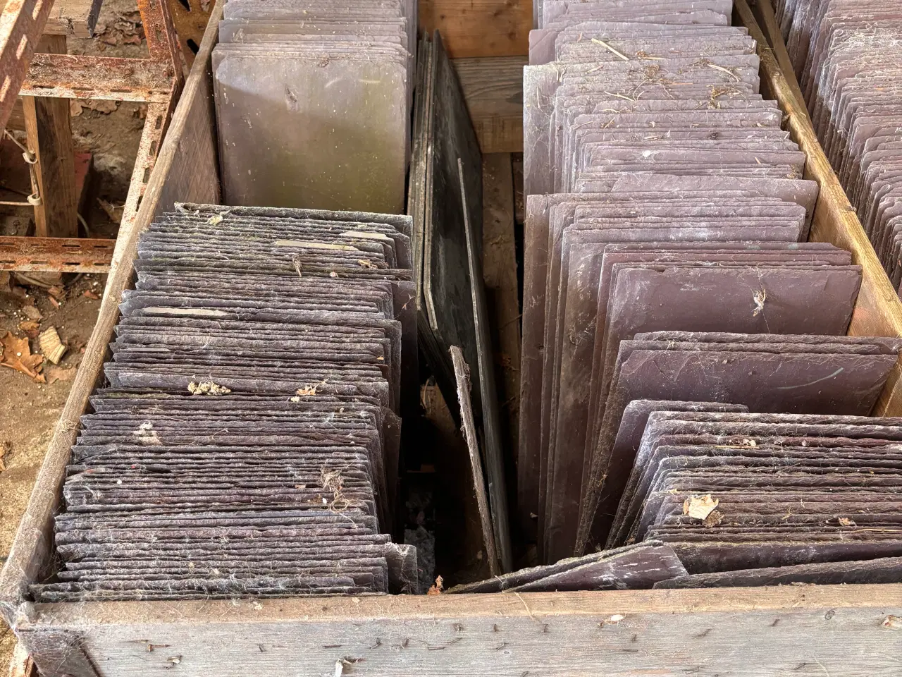 Billede 1 - Skiffer plader til tag og facade 1100 stk. 