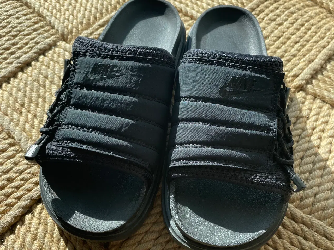 Billede 2 - Nike sorte sandaler