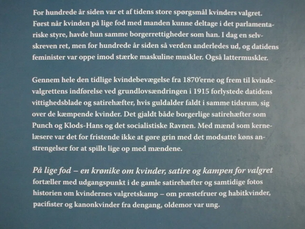 Billede 3 - på lige fod - en krønike om kvinder, satire og , a