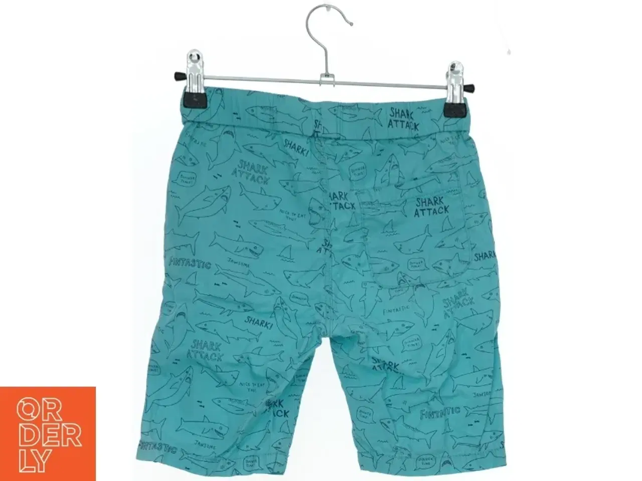 Billede 2 - Shorts med hajprint fra H&M (str. 122)