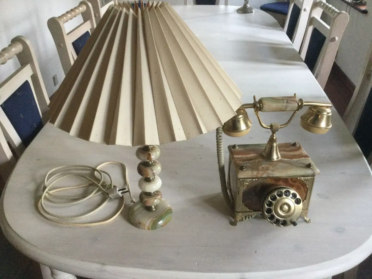 Billede 5 - Telefon  og lampe