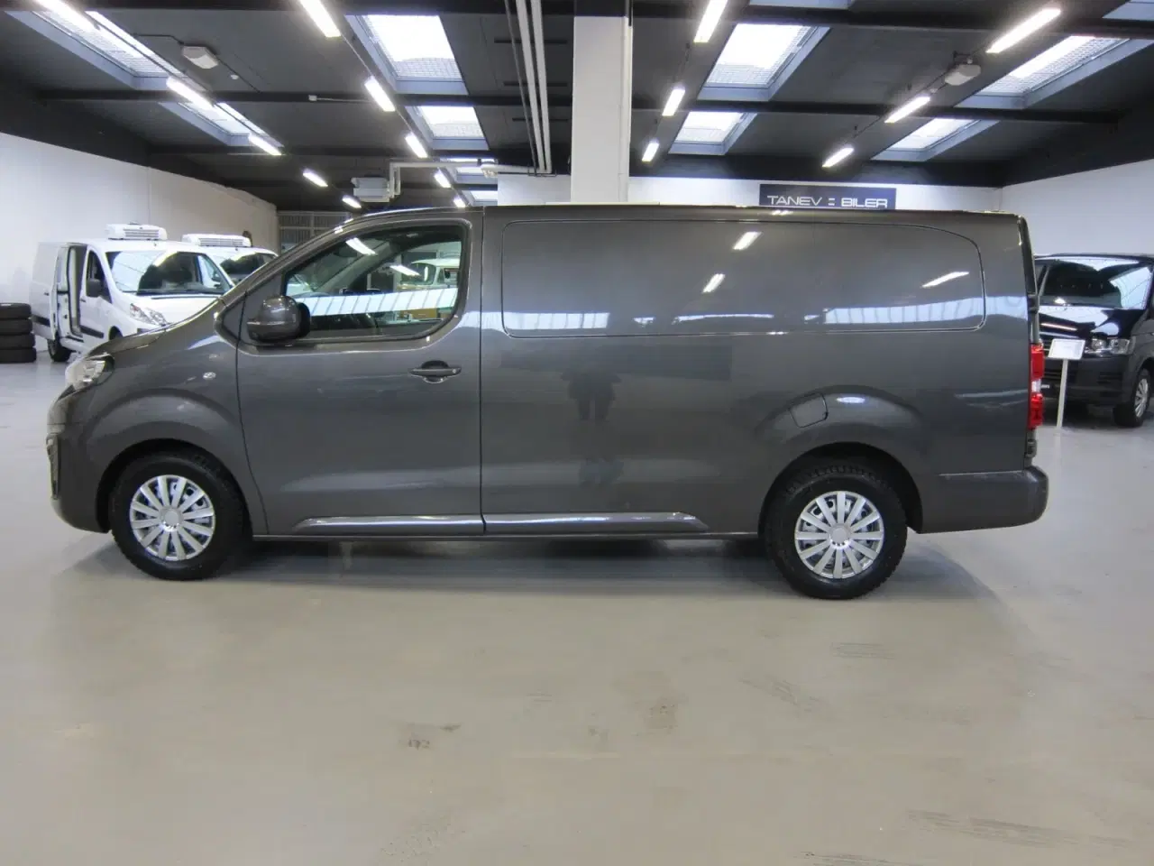 Billede 2 - Peugeot Expert 2,0 BlueHDi 122 L3 Premium EAT8 Van