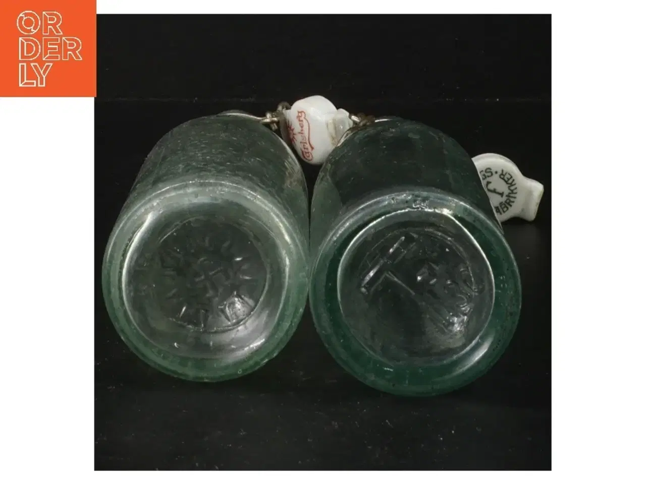 Billede 2 - To gamle glasflasker med lukning fra Tuborg (str. 21 cm)