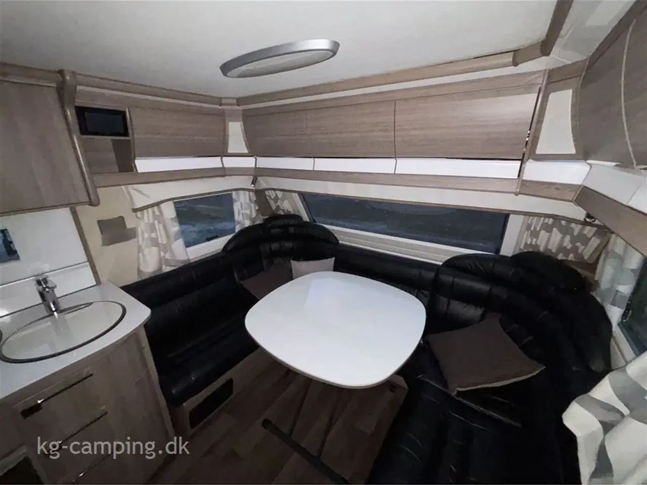 Billede 7 - 2016 - Kabe Royal 560 GLE KS   Topudstyret luksusvogn med mover, klimaanlæg og Markise