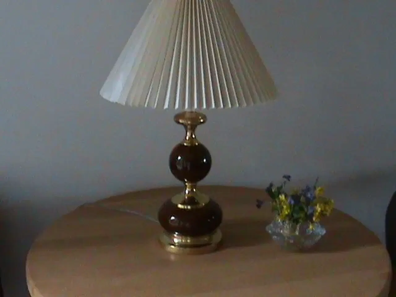 Billede 1 - Stilfuld metal bord lampe