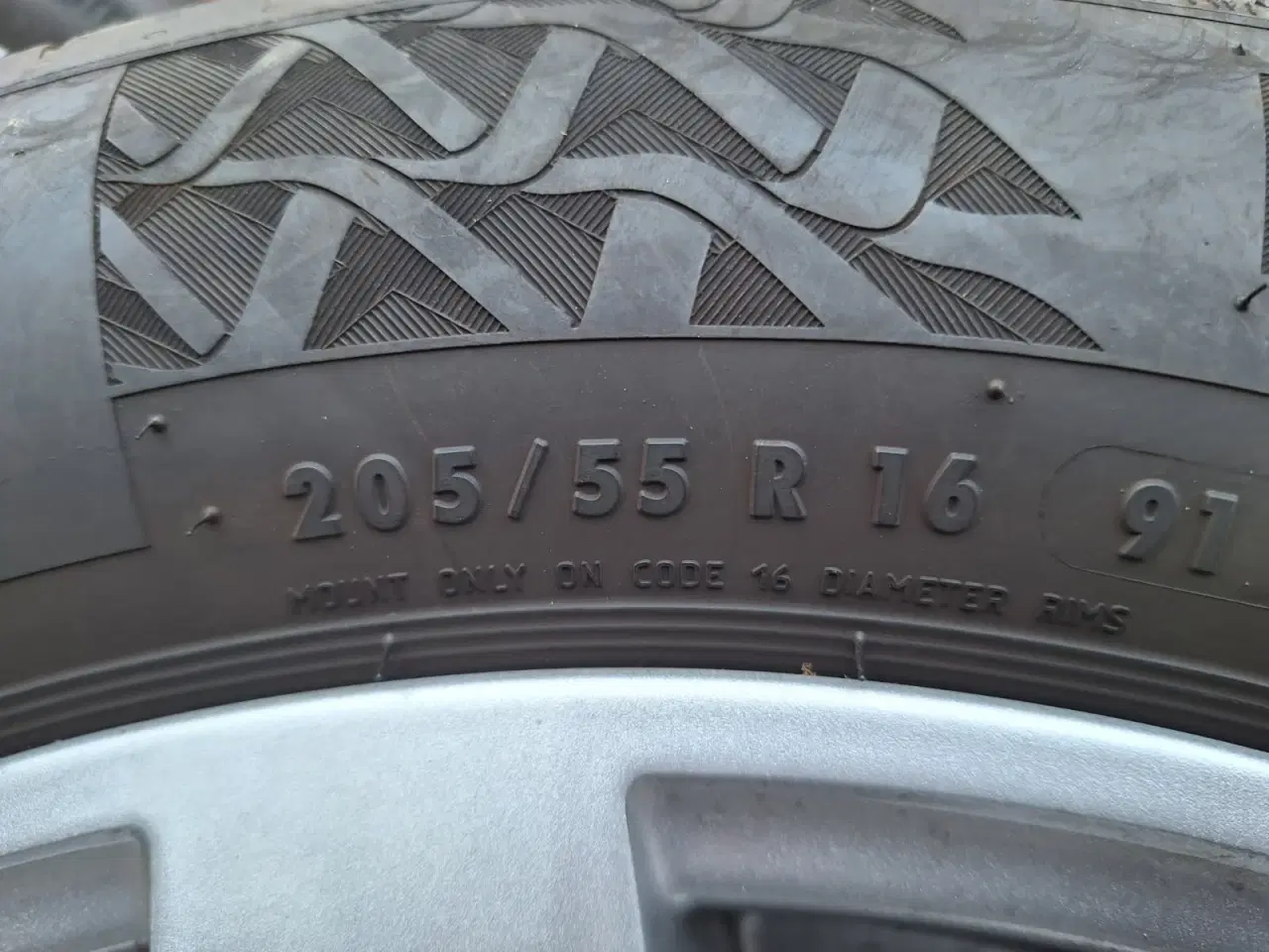 Billede 2 - Alufælge med sommerdæk