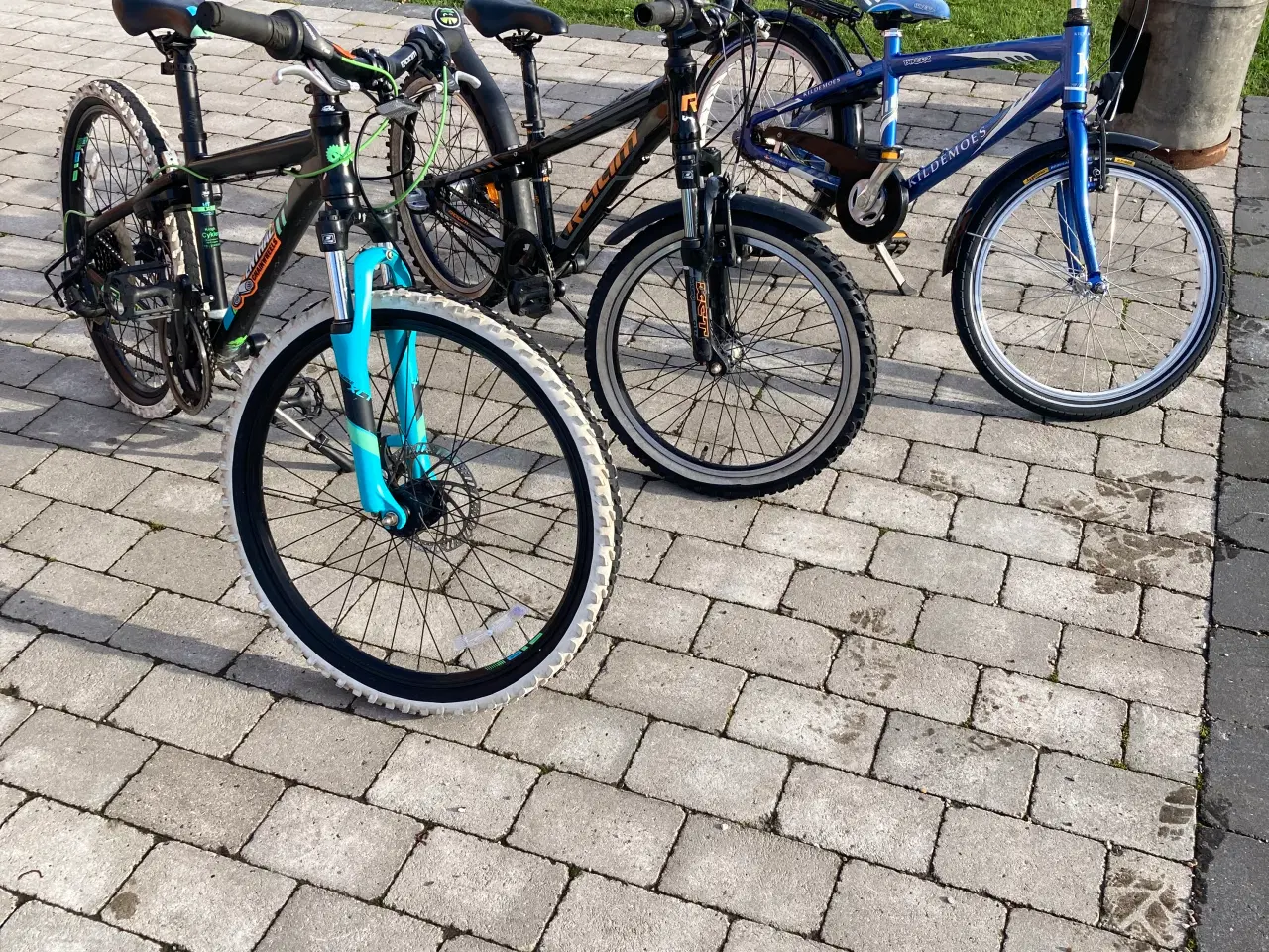 Billede 1 - Cykler og løbehjul. Pris fra 300kr