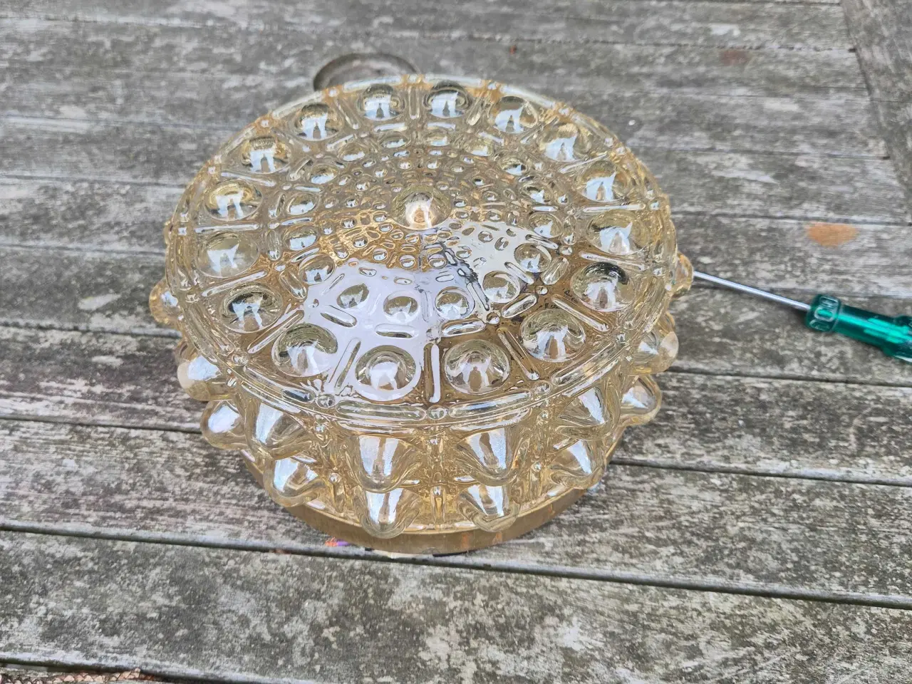 Billede 2 - Rund plafond med gylden glasskærm