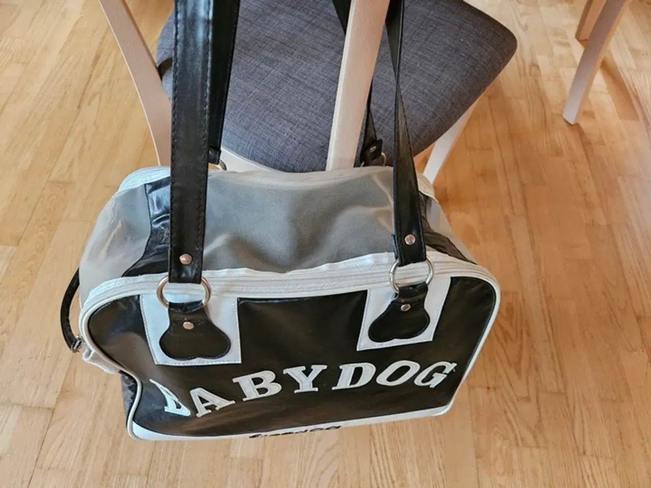 Billede 2 - Hundetaske til lille hund