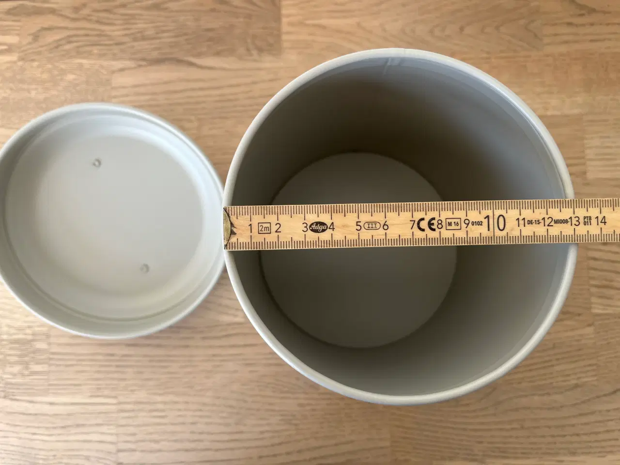 Billede 8 - Metal-dåse med låg til mel