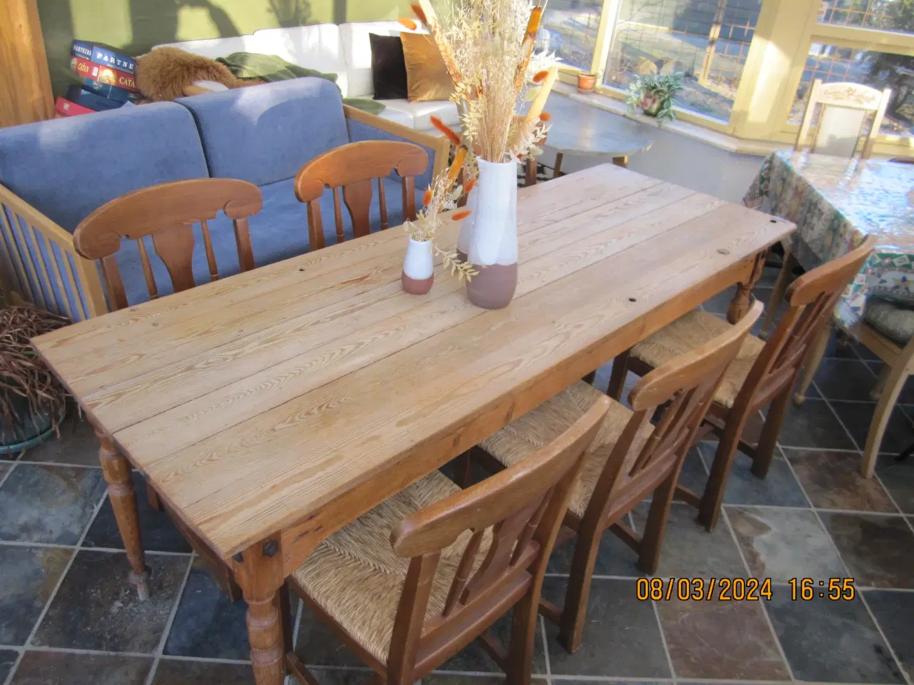 Billede 5 -  Spisebord med patina inkl. seks stole sælges