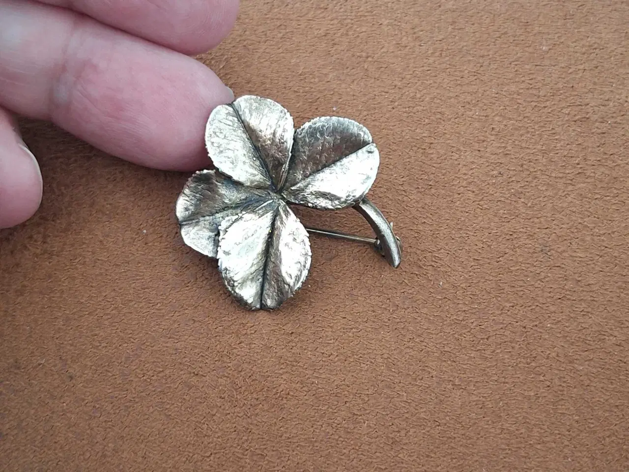 Billede 2 - Forgyldt broche 