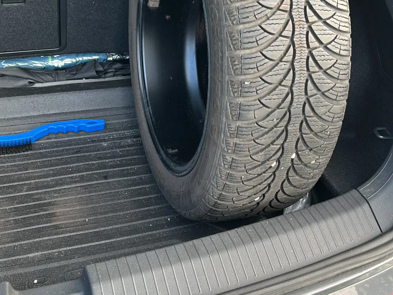 Billede 4 -  4 stk. vinterhjul 205/55 R16 – Fulda på sorte GMP