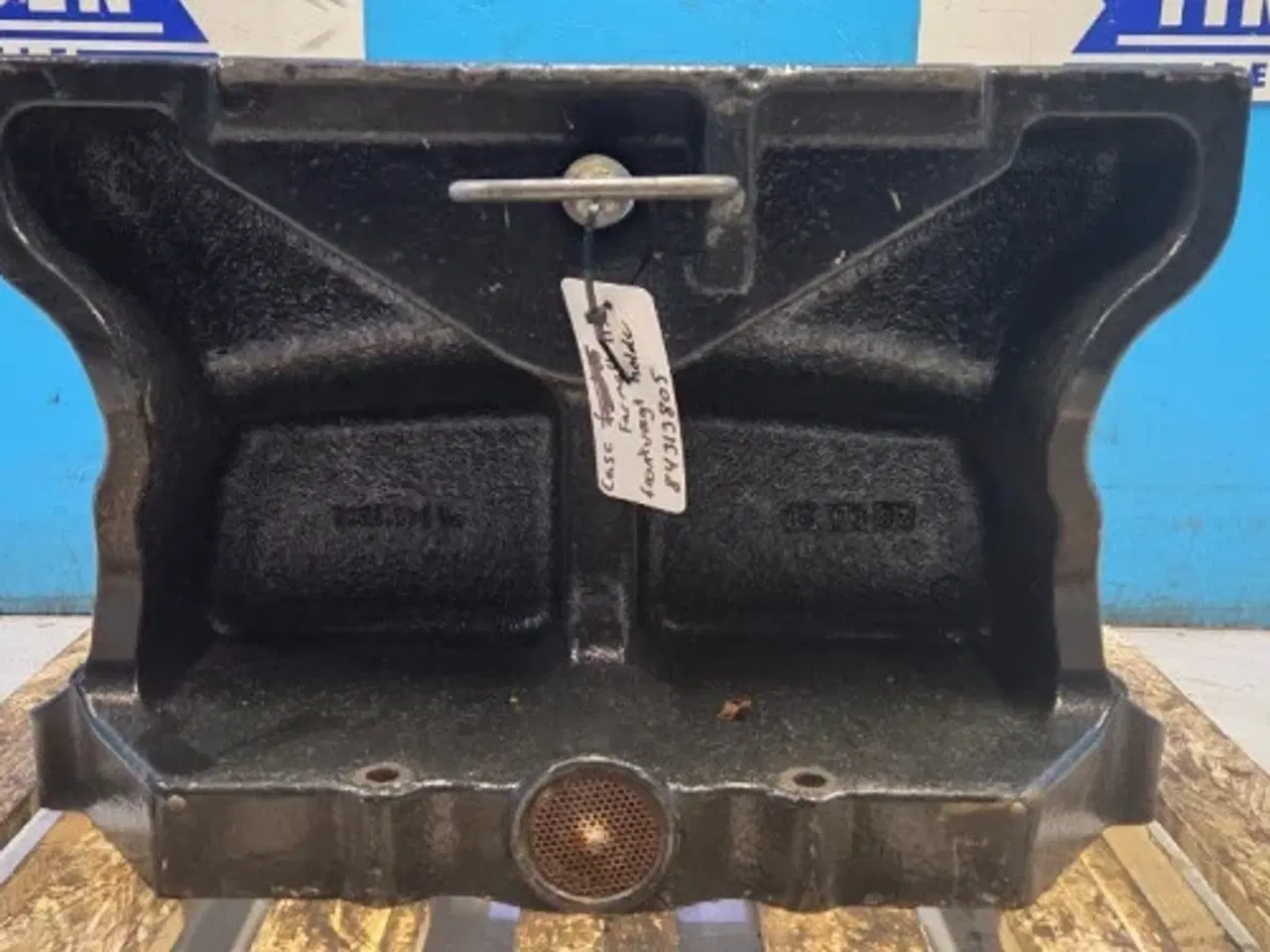 Billede 17 - Case Farmall 115C Frontvægt Holder 84313805