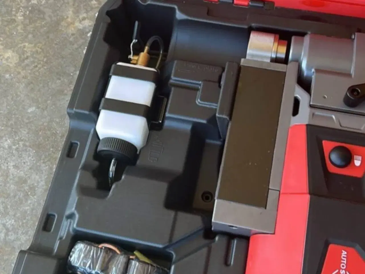 Billede 2 - MAGNETBOREMASKINE MILWAUKEE M18