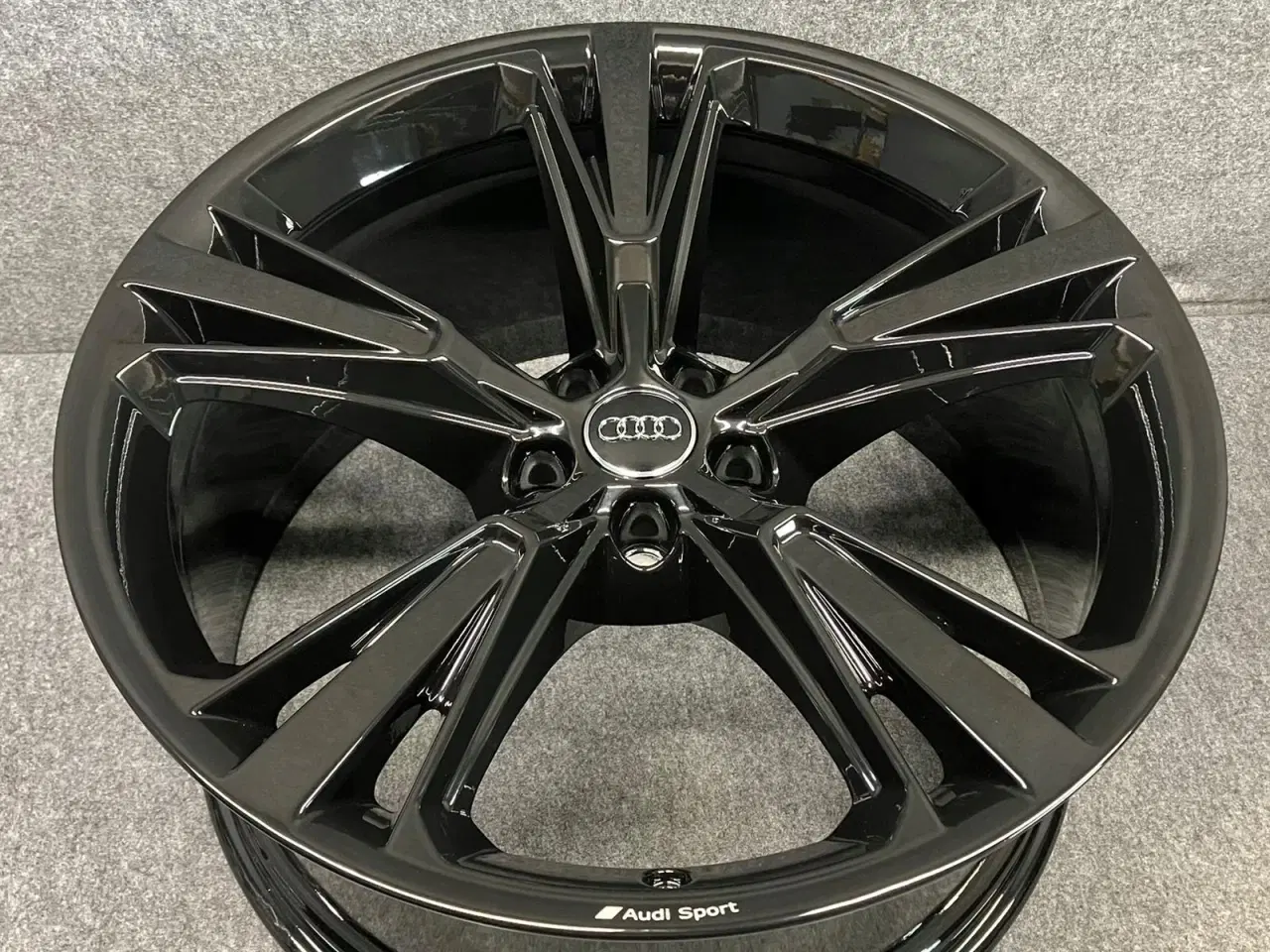 Billede 1 - ALUFÆLGE AUDI Q7 Q8 4M8 21"