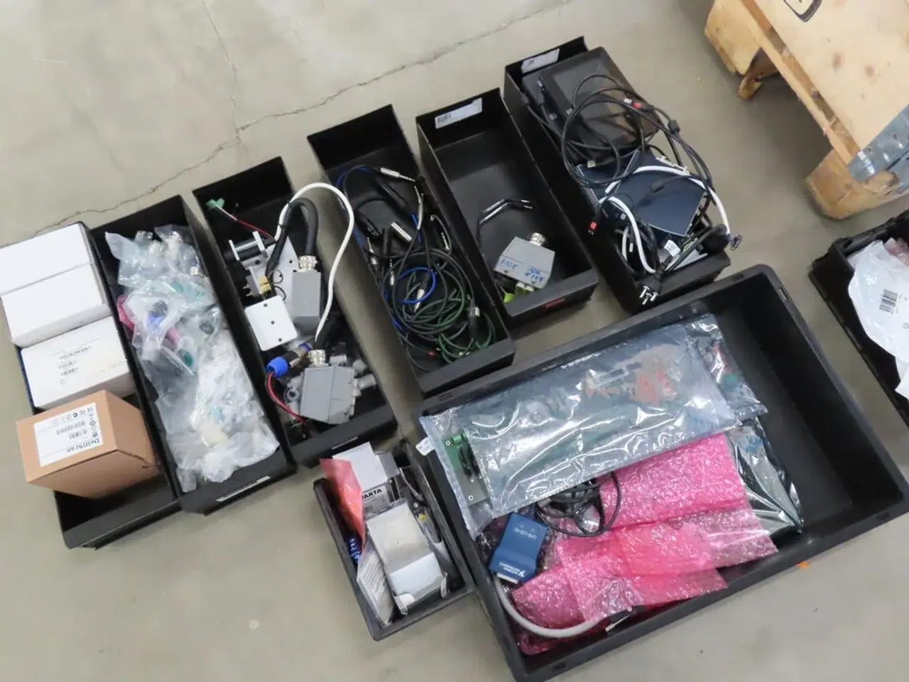 Billede 5 - Palle med rester fra TC ELECTRONIC