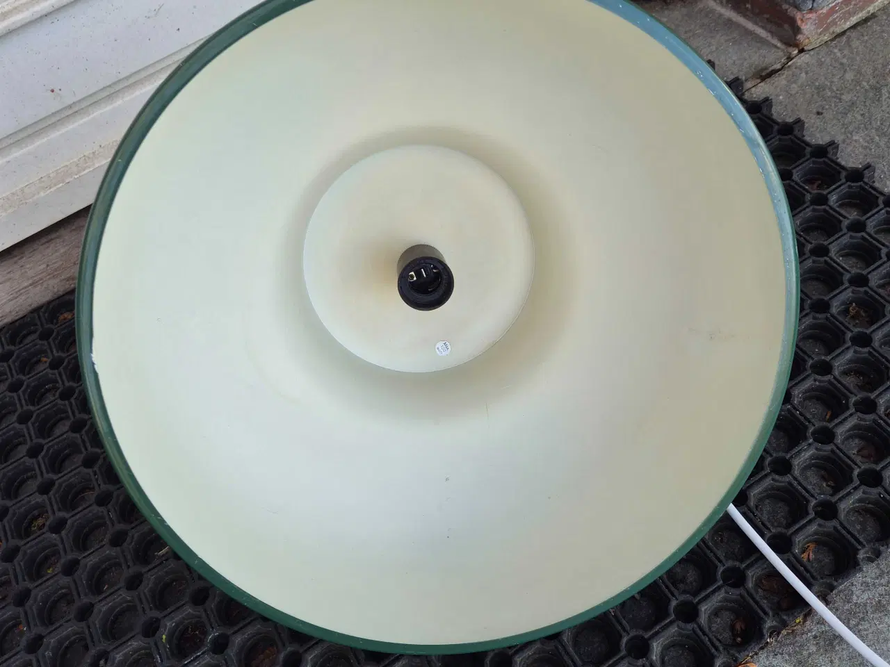 Billede 15 - Grøn retropendel med god fylde